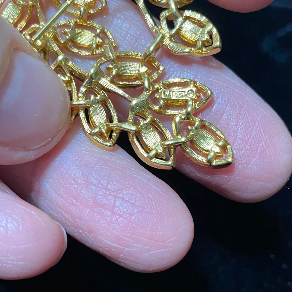 Elegant vintage Napier Gold Leaf Brooch pin